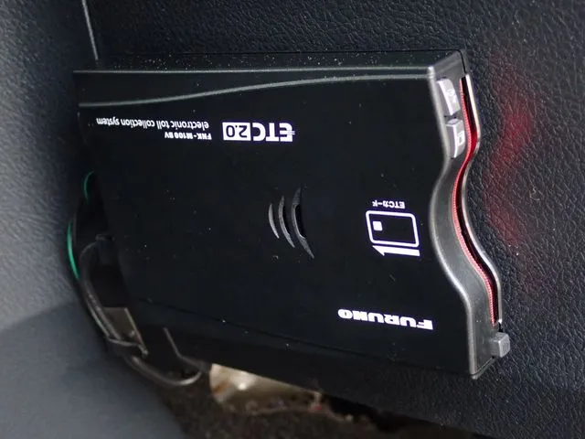 ヴィッツ ハイブリッド(トヨタ)の車両写真