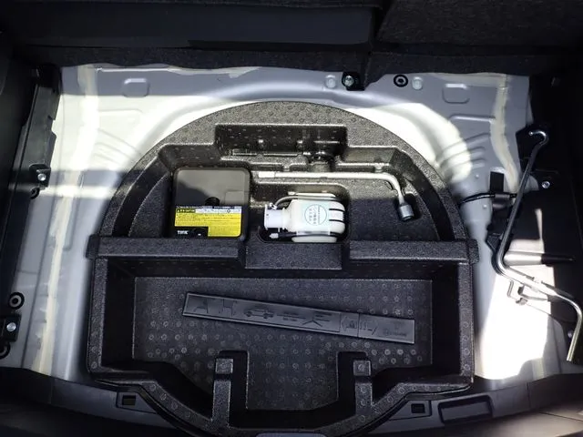 ヴィッツ ハイブリッド(トヨタ)の車両写真