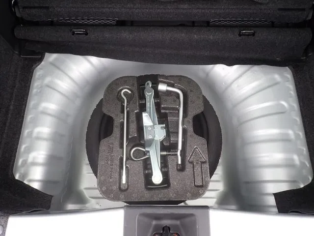 ニッサン　マーチ