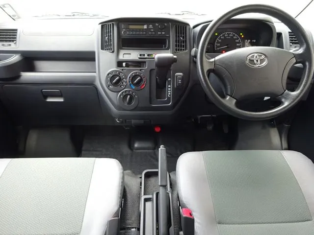 タウンエースバン 4WD(トヨタ)の車両写真