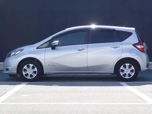 ノート(ニッサン)の車両写真