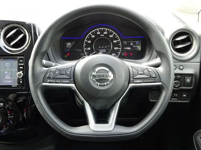 ノート(ニッサン)の車両写真