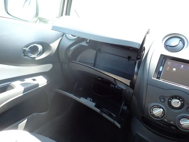 ノート(ニッサン)の車両写真