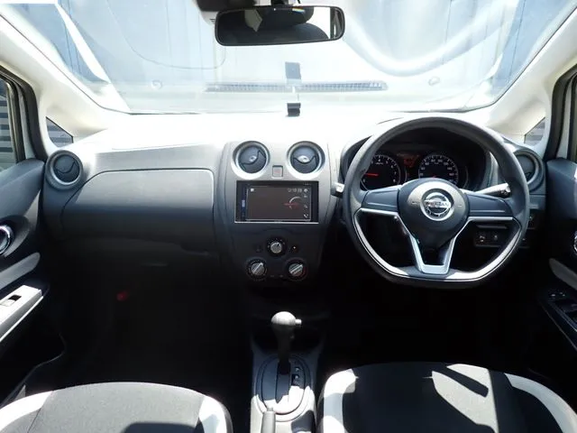ノート(ニッサン)の車両写真