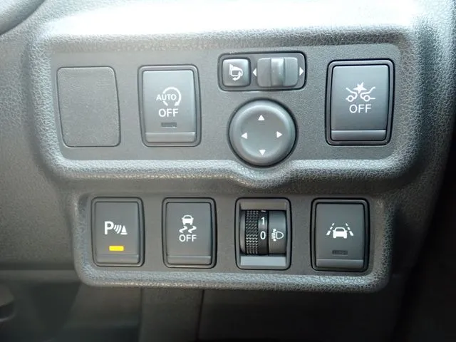 ノート(ニッサン)の車両写真