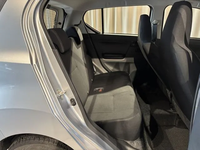 ダイハツ　ミラ　イース　４ＷＤ