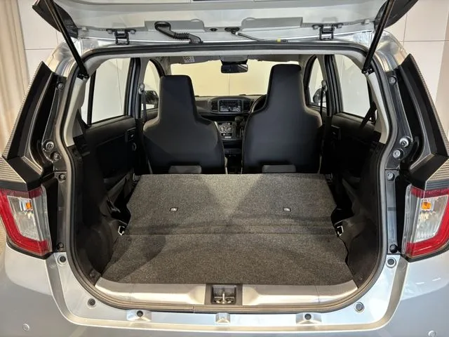 ダイハツ　ミラ　イース　４ＷＤ
