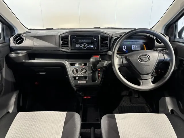 ダイハツ　ミラ　イース　４ＷＤ