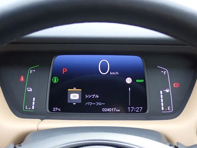フィット　ｅ：ＨＥＶ　４ＷＤ（ホンダ）の車両写真