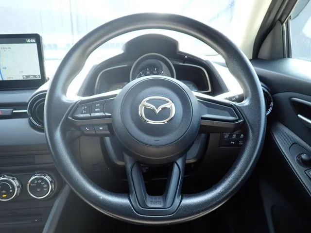 MAZDA2(マツダ)の車両写真