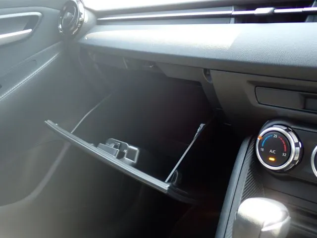 MAZDA2(マツダ)の車両写真