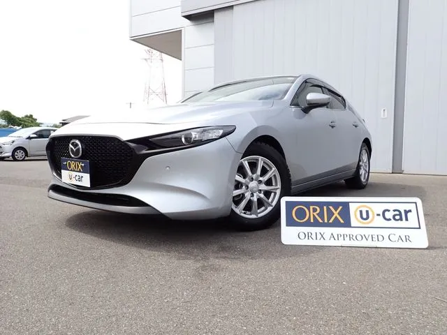 マツダ　ＭＡＺＤＡ３　ファストバック