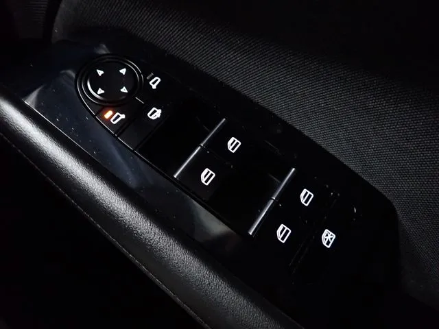 マツダ　ＭＡＺＤＡ３　ファストバック