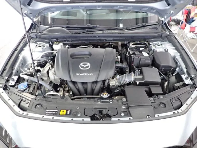 マツダ　ＭＡＺＤＡ３　ファストバック