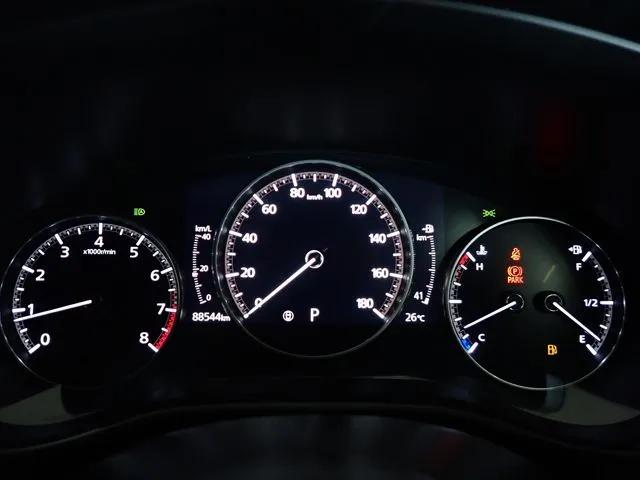 マツダ　ＭＡＺＤＡ３　ファストバック