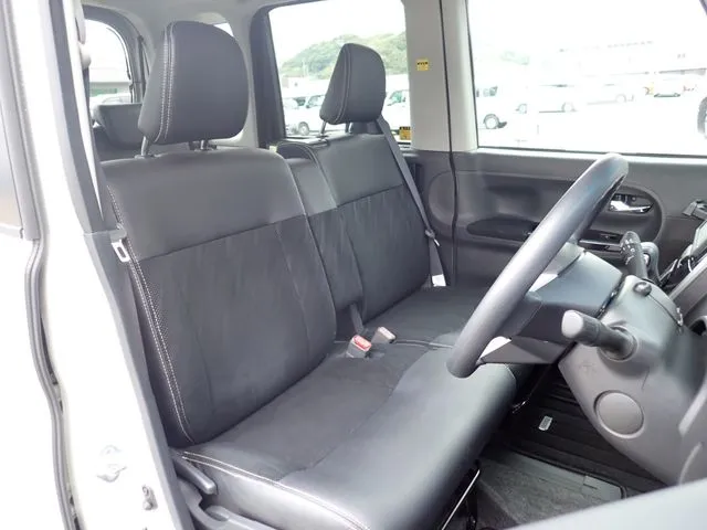 タント　カスタム（ダイハツ）の車両写真