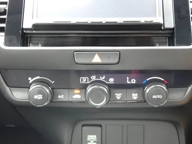 フィット e:HEV(ホンダ)の車両写真