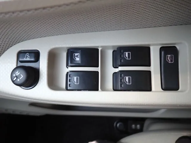 ムーヴ（ダイハツ）の車両写真