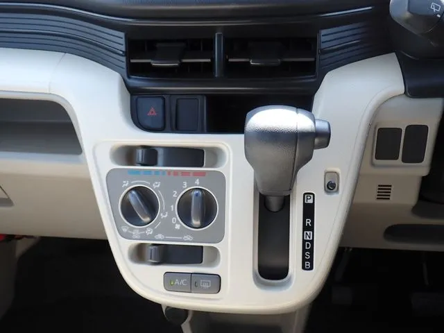 ムーヴ（ダイハツ）の車両写真