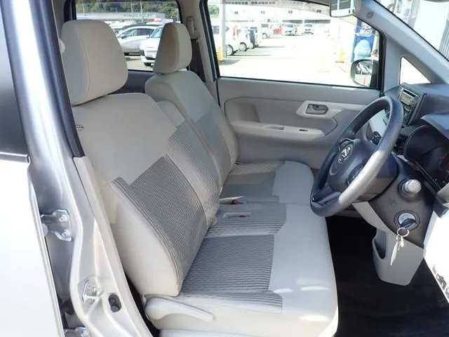 ムーヴ(ダイハツ)の車両写真