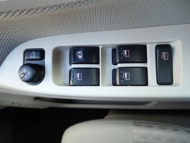 ムーヴ(ダイハツ)の車両写真