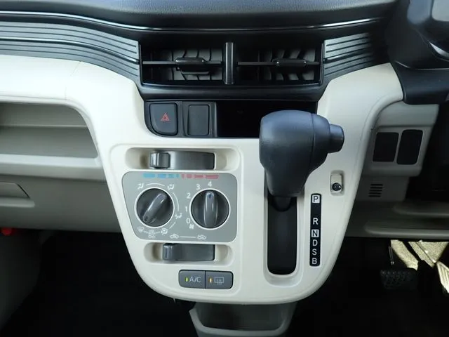 ムーヴ(ダイハツ)の車両写真