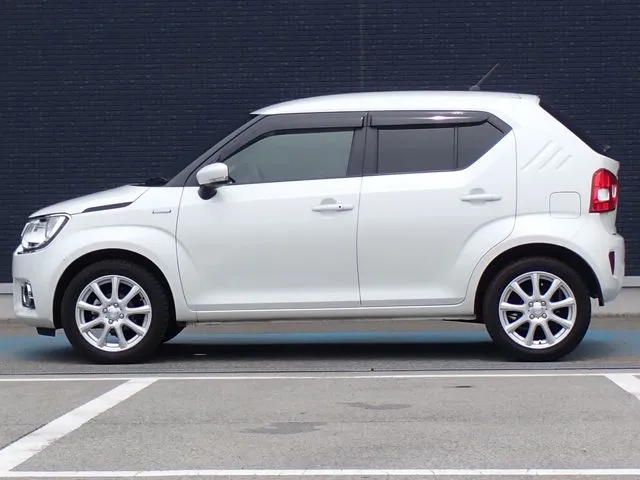 イグニス 4WD(スズキ)の車両写真