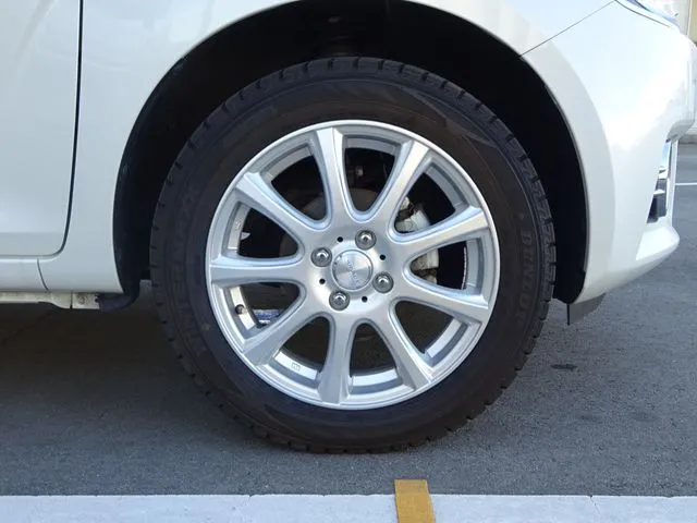 イグニス 4WD(スズキ)の車両写真