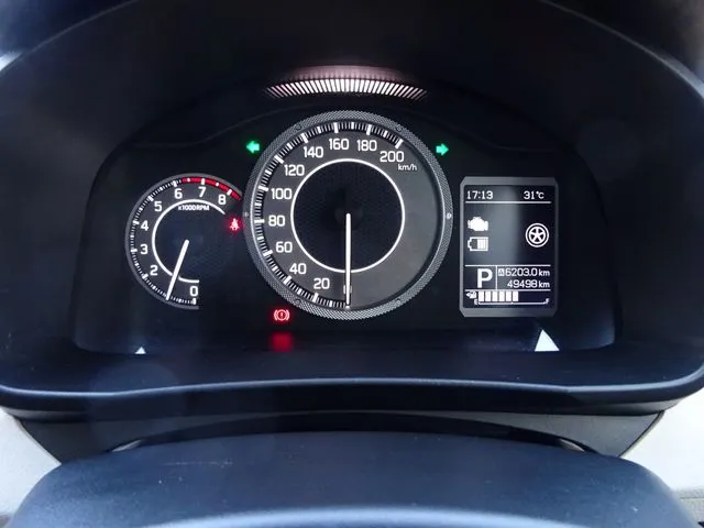 イグニス 4WD(スズキ)の車両写真
