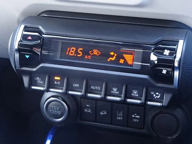 イグニス 4WD(スズキ)の車両写真