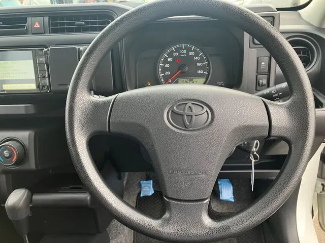 プロボックスバン　４ＷＤ（トヨタ）の車両写真