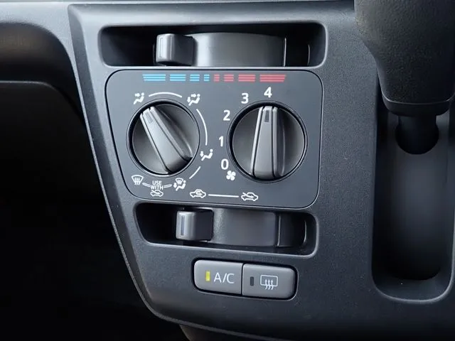 ミラ イース(ダイハツ)の車両写真