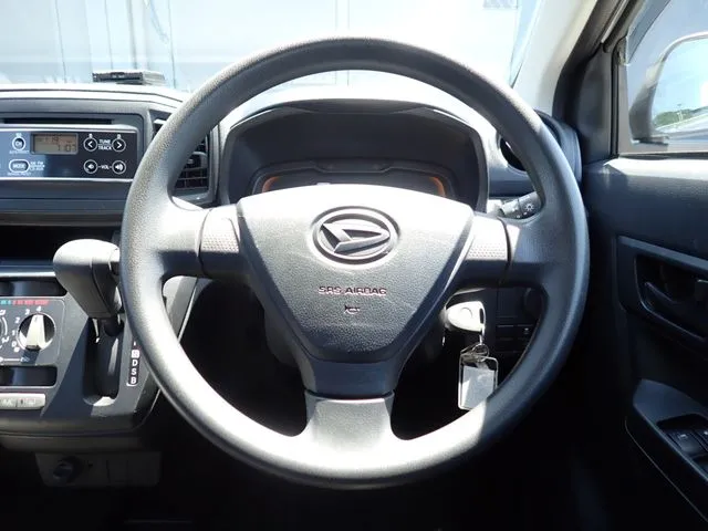 ミラ イース(ダイハツ)の車両写真