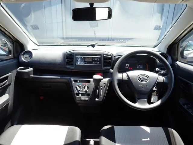 ミラ イース(ダイハツ)の車両写真