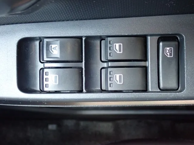 ミラ イース(ダイハツ)の車両写真