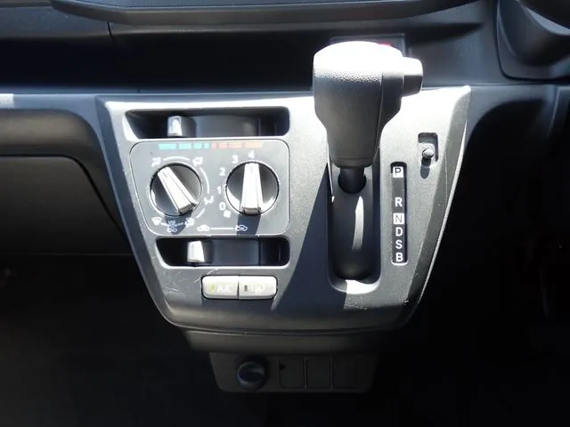 ミラ イース(ダイハツ)の車両写真