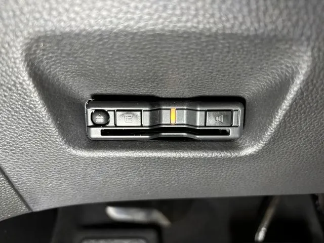 ホンダ　フィット　ｅ：ＨＥＶ　４ＷＤ