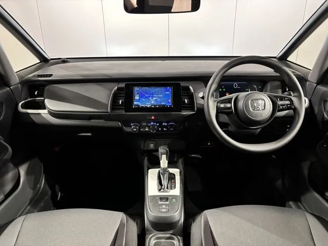 ホンダ　フィット　ｅ：ＨＥＶ　４ＷＤ