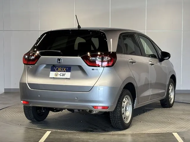 ホンダ　フィット　ｅ：ＨＥＶ　４ＷＤ