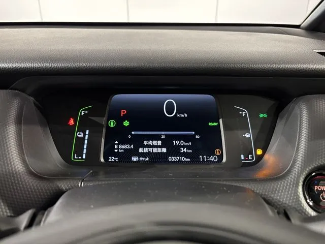ホンダ　フィット　ｅ：ＨＥＶ　４ＷＤ
