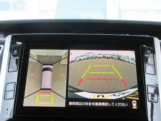 タント カスタム(ダイハツ)の車両写真