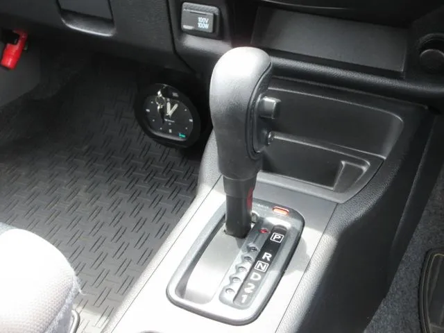 ニッサン NV150 AD 4WD