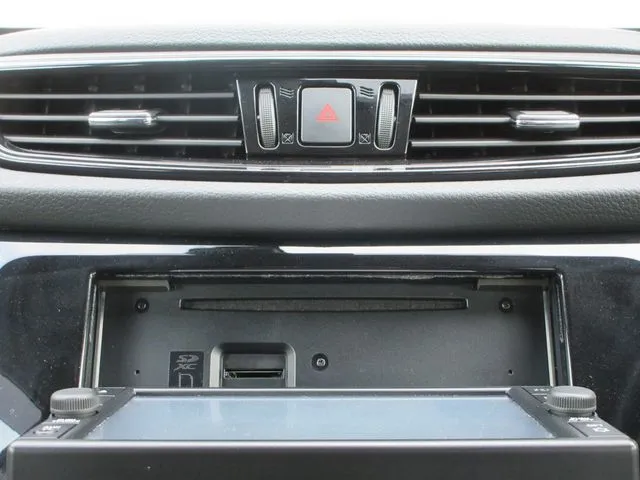 エクストレイル ハイブリッド 4WD(ニッサン)の車両写真