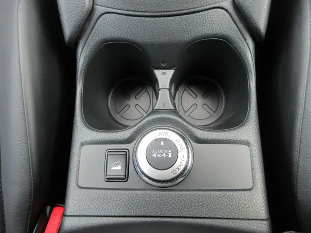 エクストレイル ハイブリッド 4WD(ニッサン)の車両写真