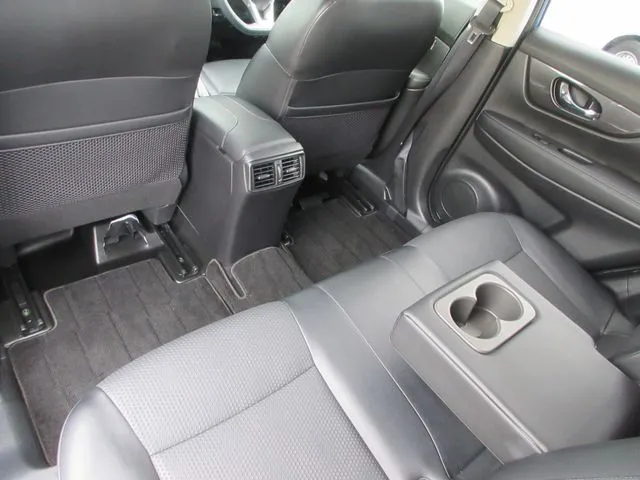 エクストレイル ハイブリッド 4WD(ニッサン)の車両写真