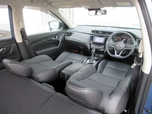 エクストレイル ハイブリッド 4WD(ニッサン)の車両写真
