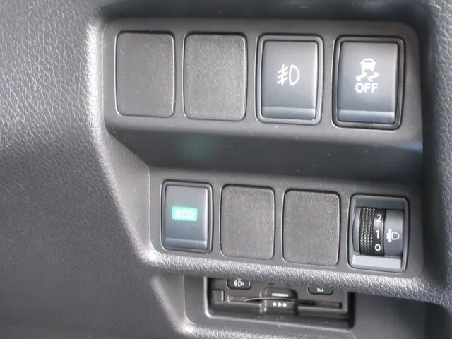 エクストレイル ハイブリッド 4WD(ニッサン)の車両写真