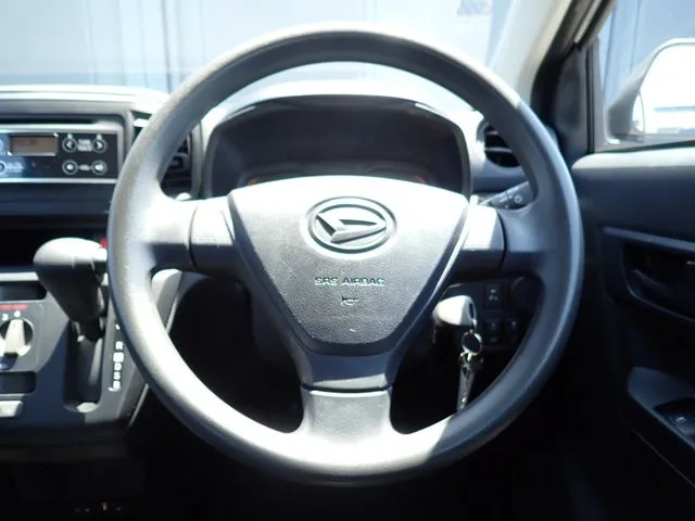 ミラ イース(ダイハツ)の車両写真