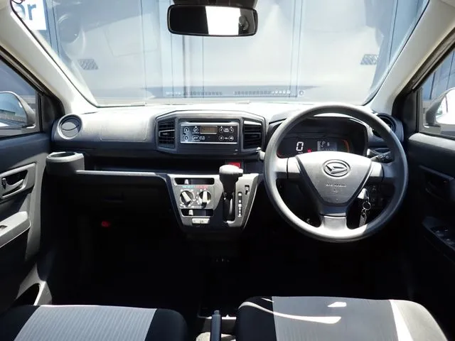 ミラ イース(ダイハツ)の車両写真
