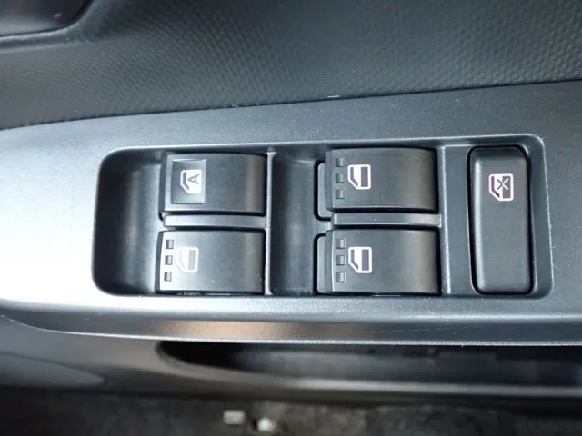 ミラ イース(ダイハツ)の車両写真